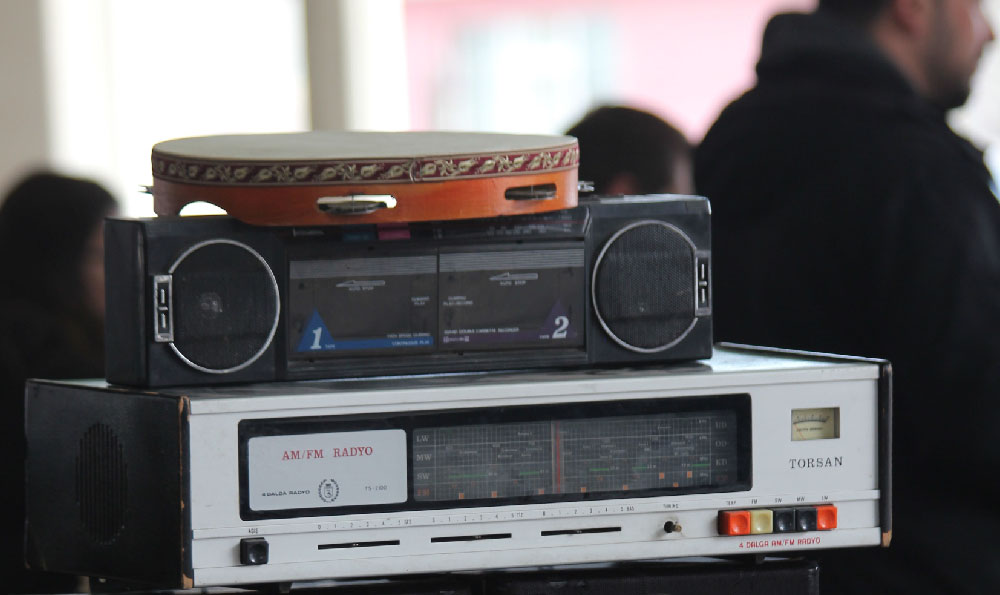 纽曼蓝牙音箱连接手机释放无线音乐的魅力